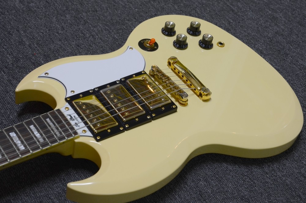 30 Epiphone G 400 06.jpg