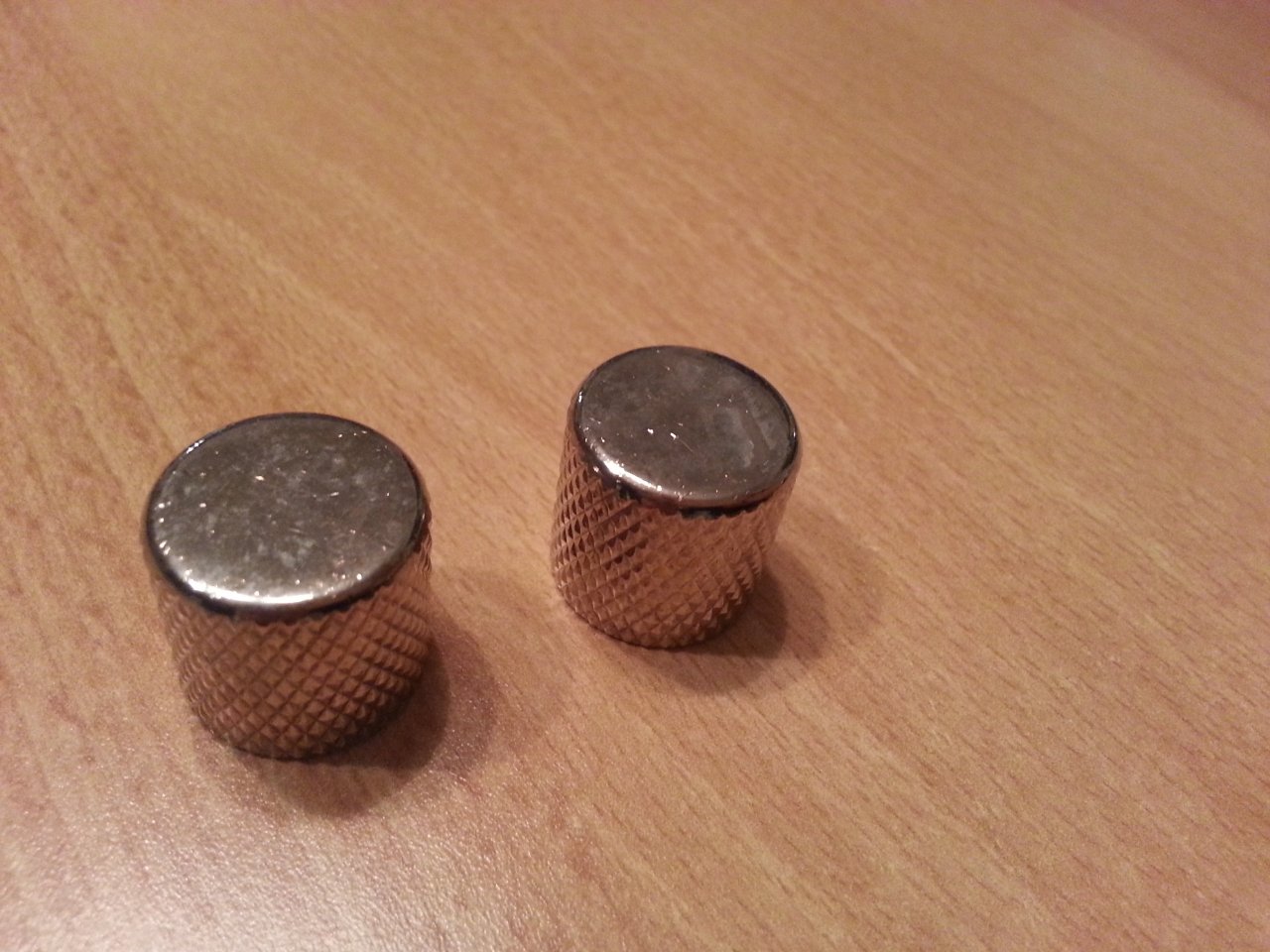 35_Knobs_aged_cleaned.jpg