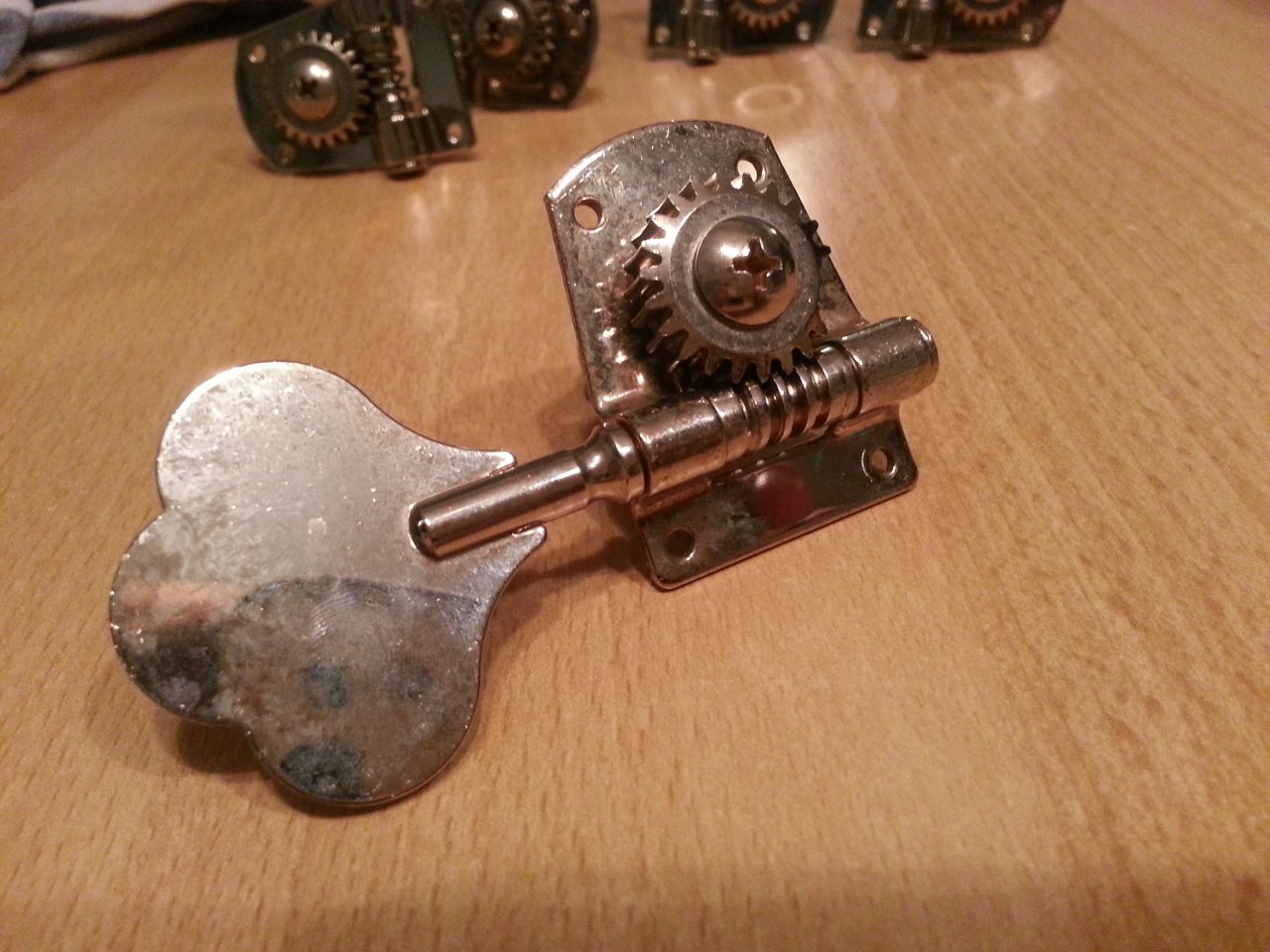 36_Tuner_aged_cleaned.jpg