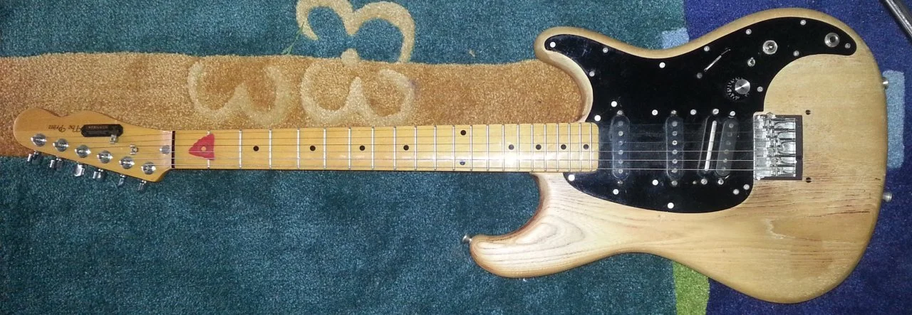 37 Eigenbau Strat-Kopie blond schwarz B 821047, The Prinz .jpg