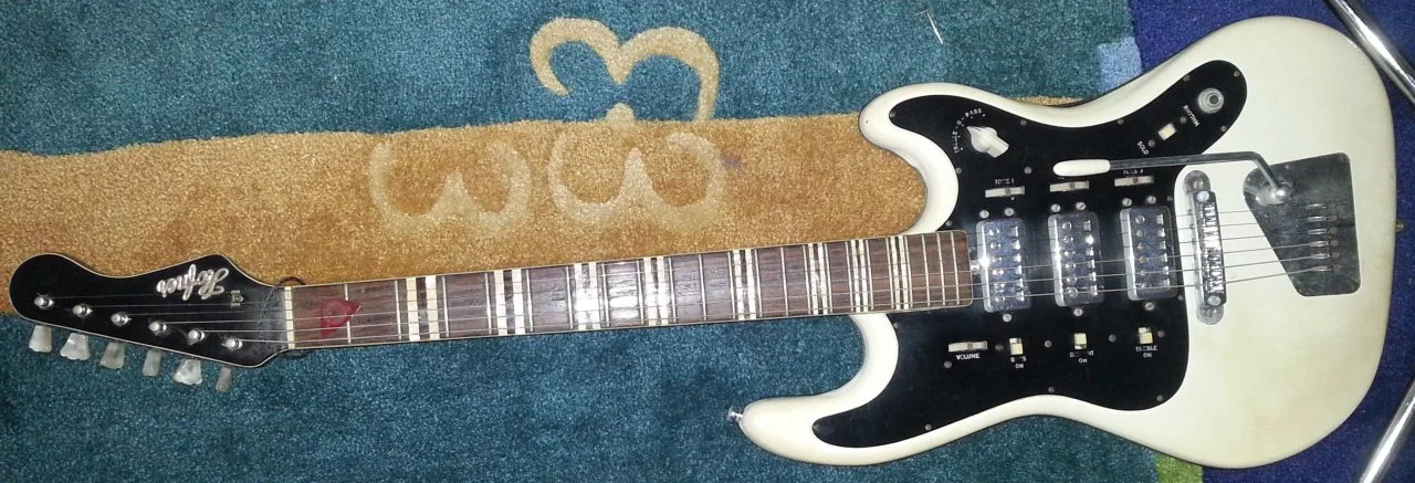 4 Hofner Model 176 Solid De Luxe.jpg