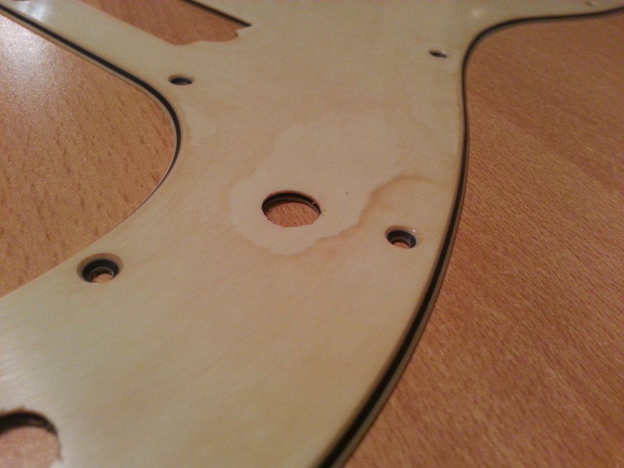 41_Pickguard_aged_cleaned.jpg