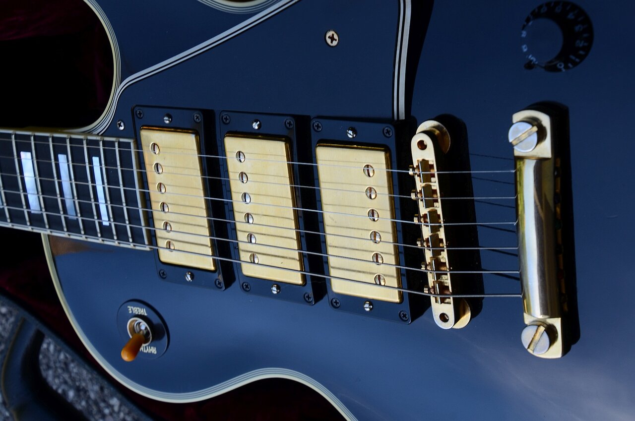 44 Gibson Les Paul Custom Black Beauty 3 PU 10.jpg
