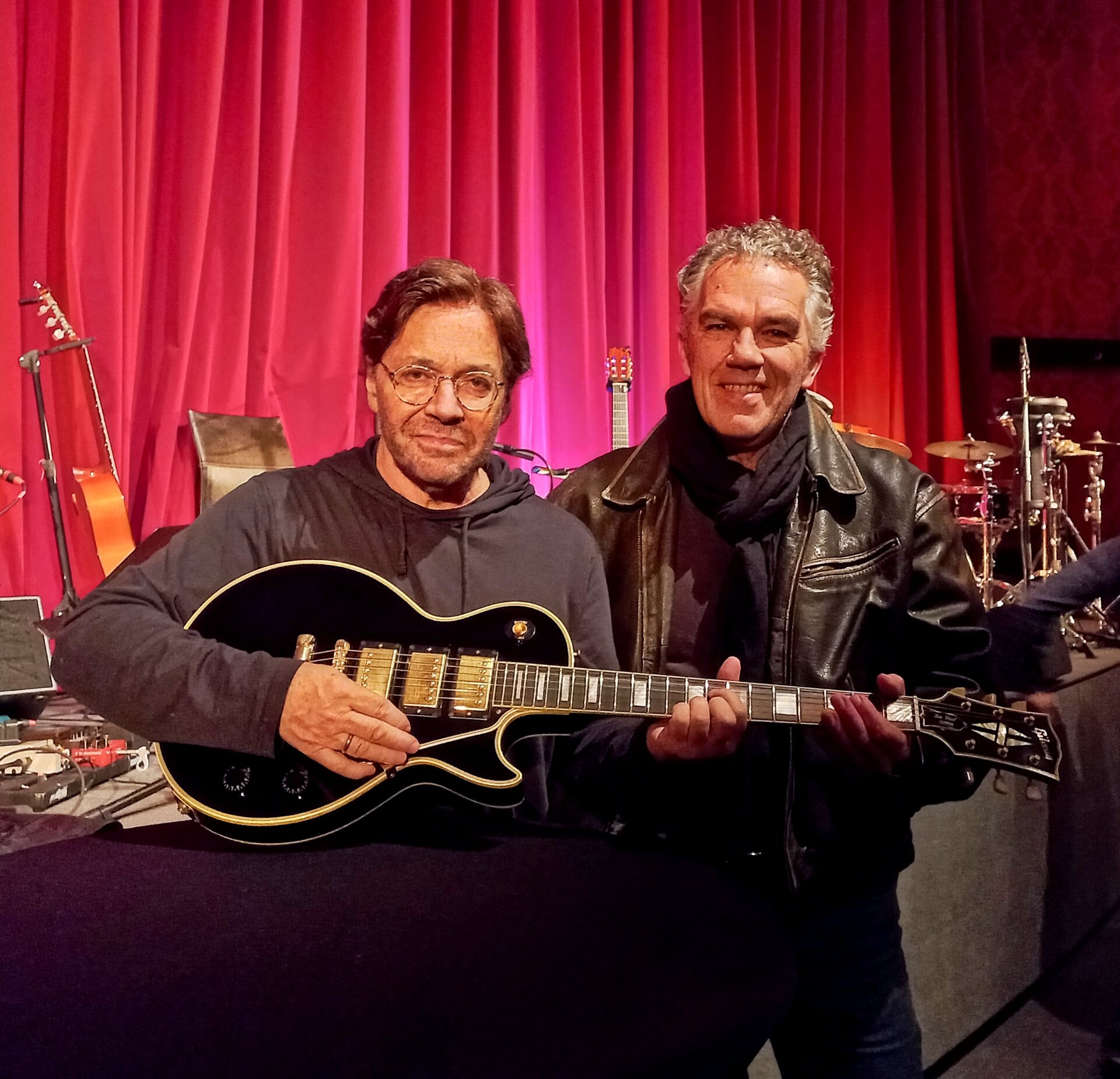 44 Gibson Les Paul Custom Black Beauty 3 PU 35 mit Al di Meola.jpg