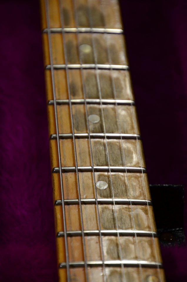 48 Gibson L6-S 1975 24.jpg