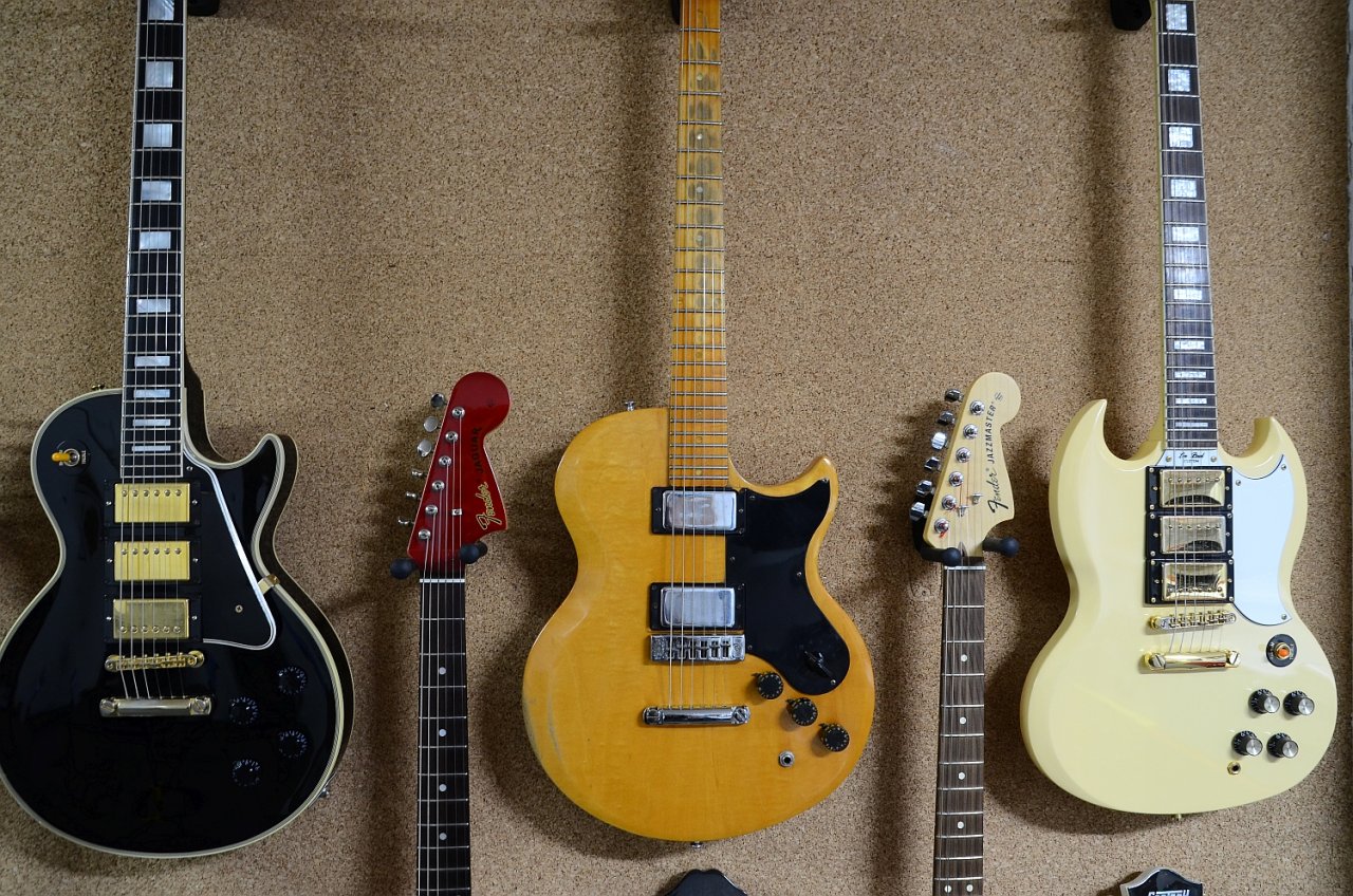 48 Gibson L6-S 1975 39.jpg