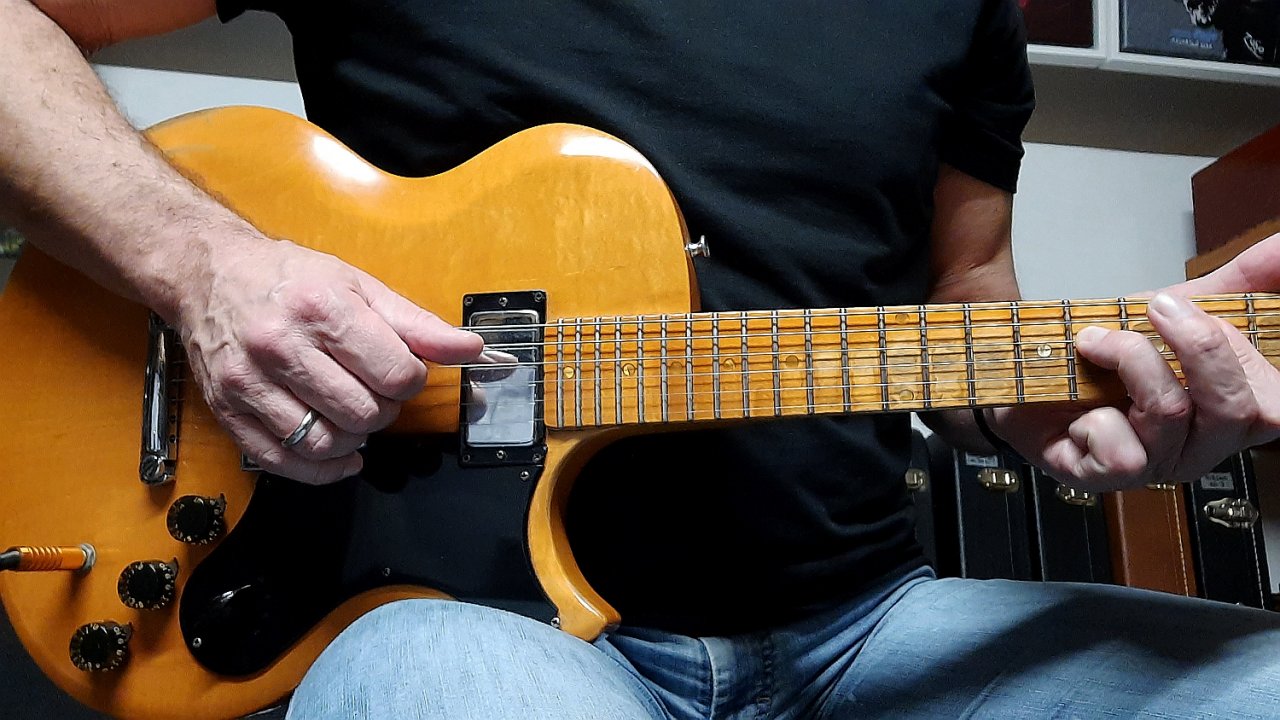 48 Gibson L6-S 1975 55.jpg