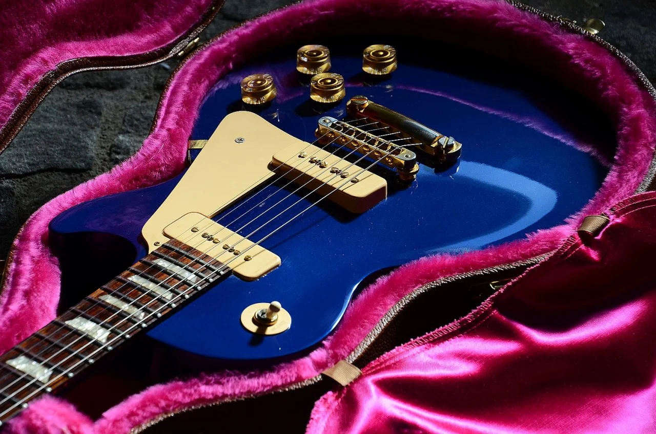 53 Gibson Les Paul Gem Sapphire 1996 38.webp
