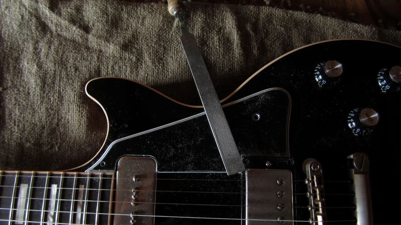 54 Pickguard_2 (1280x719).webp