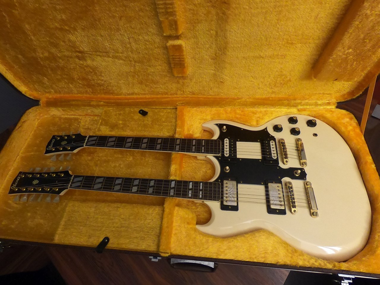 55 Ibanez Doubleneck 2402DX 1976 01.jpg