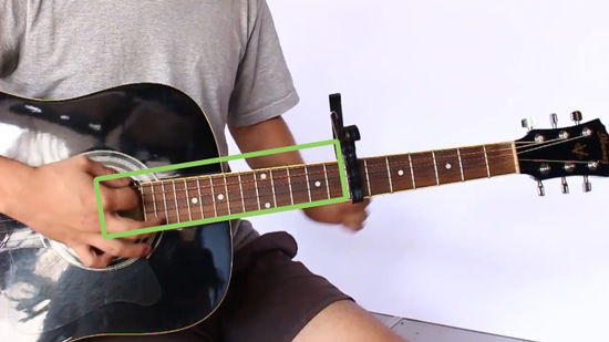 550px-nowatermark-Capo-a-Fret-on-an-Acoustic-Guitar-Step-9-Version-3.jpg