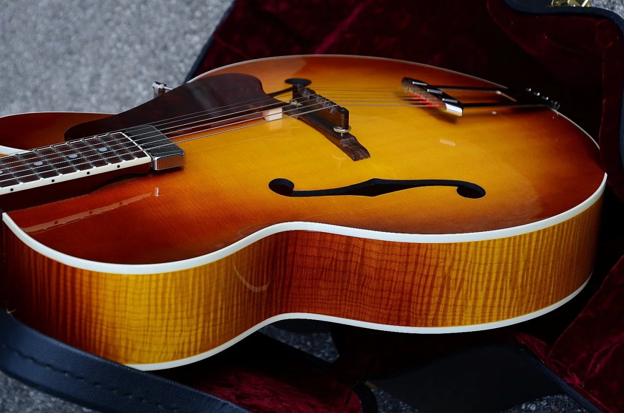 Gibson Venetian Solid Formed Archtop