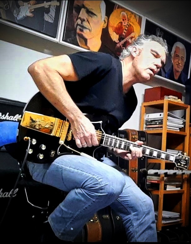 64 Gibson SG Kirk Douglas Signature 2021 Black 54.jpg
