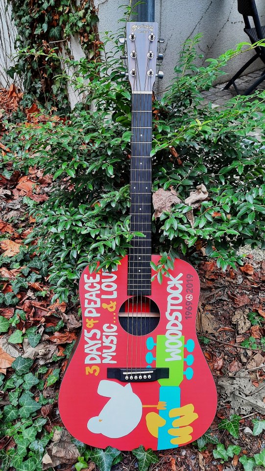 65 Martin Woodstock DX 50th Anniversary 07.jpg