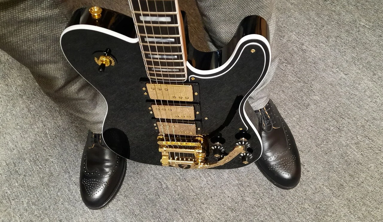 66 Fender Parallel Universe II Telecaster Deluxe Troublemaker Bigsby 38.webp