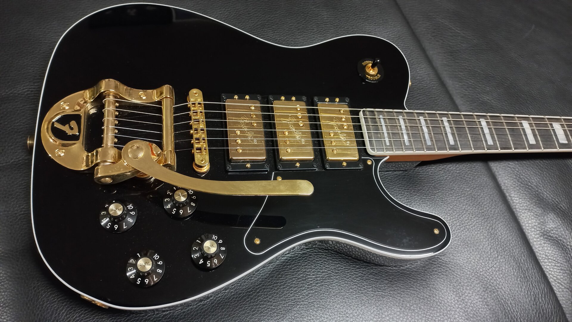 66 Fender Parallel Universe II Telecaster Deluxe Troublemaker Bigsby 50.jpg