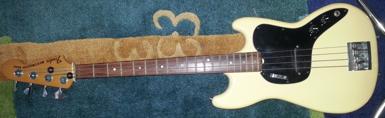 7 Fender Musicmaster Bass.jpg