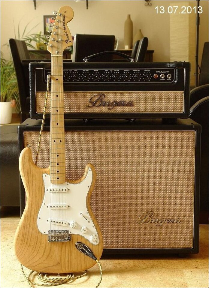 70s_Strat_03.jpg