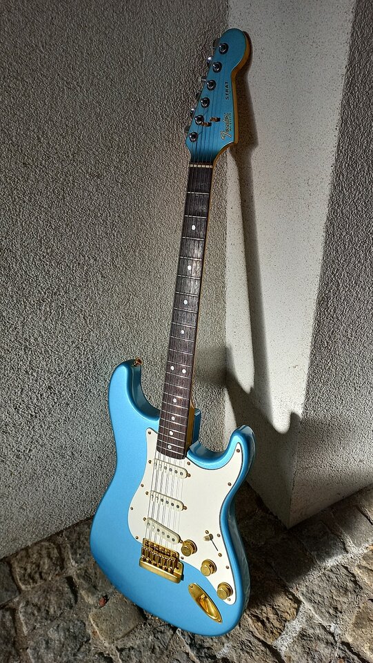 73 Fender The Strat 18.jpg