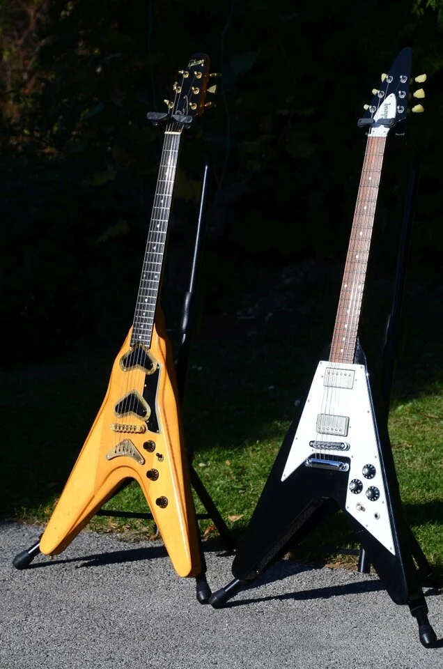 76 Flying Vs 02.webp