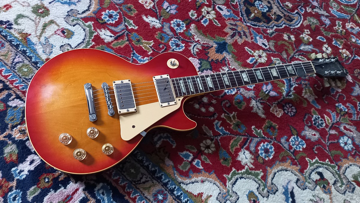 83 Gibson Les Paul Standard 45.jpg