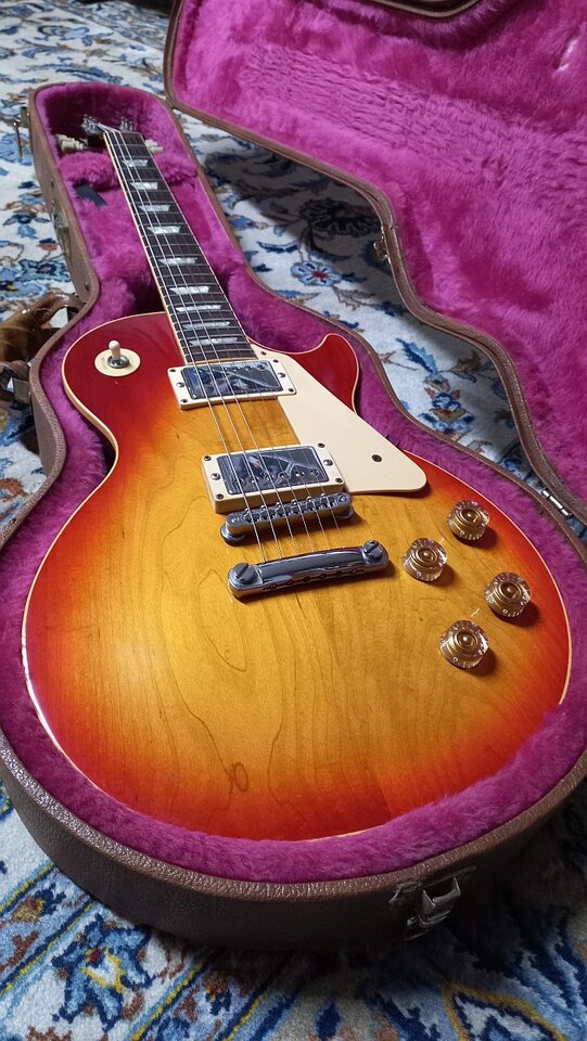 83 Gibson Les Paul Standard 56.jpg