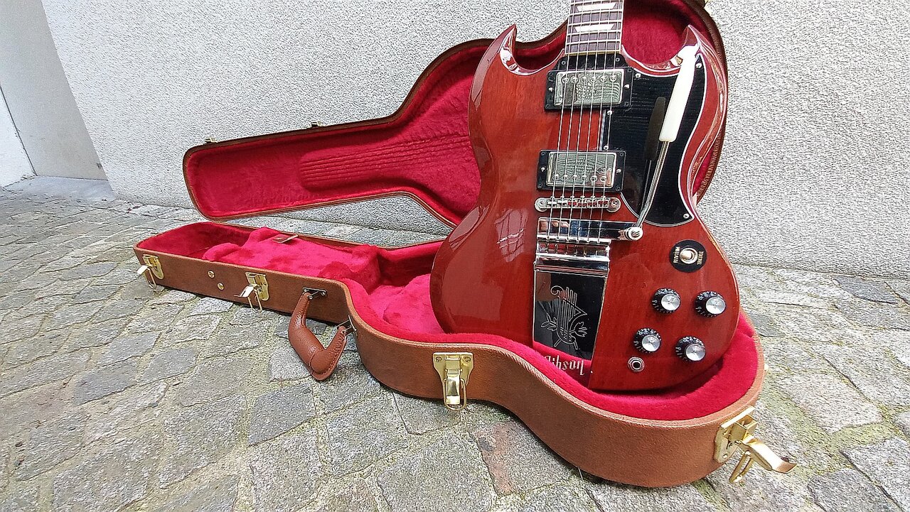 86 Gibson SG Standard 61 Maestro Vintage Cherry 17.jpg