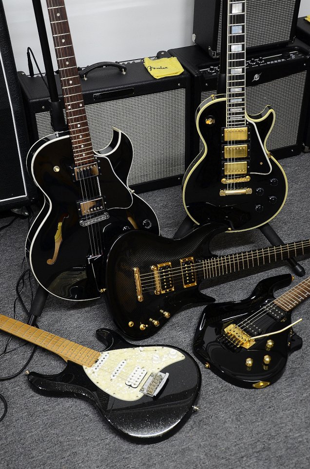 88 Black 01.jpg