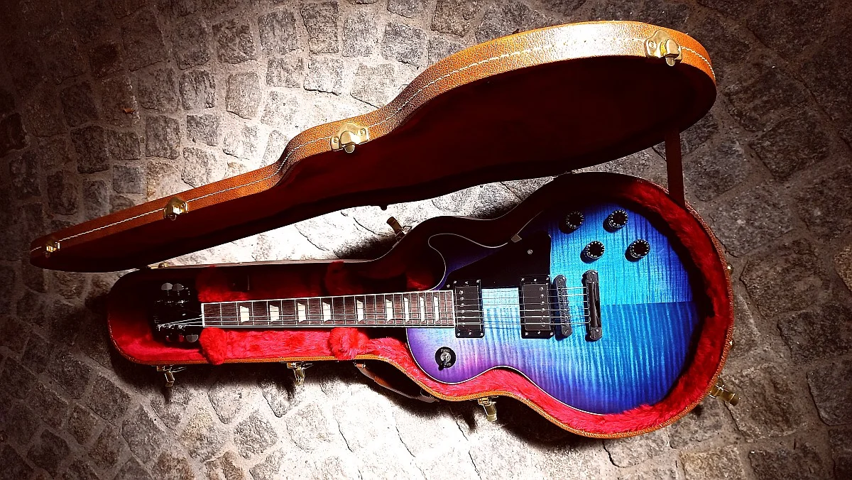 88 Gibson Les Paul Traditional Pro V Blueberry Burst 22.webp