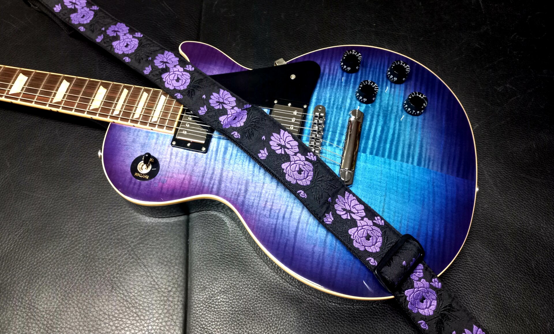 88 Gibson Les Paul Traditional Pro V Blueberry Burst 39.jpg