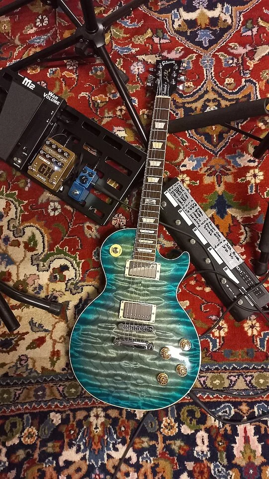 90 Gibson Les Paul Standard Ocean Water Quilt 19.webp