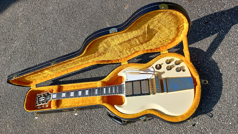 94 Gibson Les Paul SG Custom 63 Reissue Maestro Vibrola white 37.jpg
