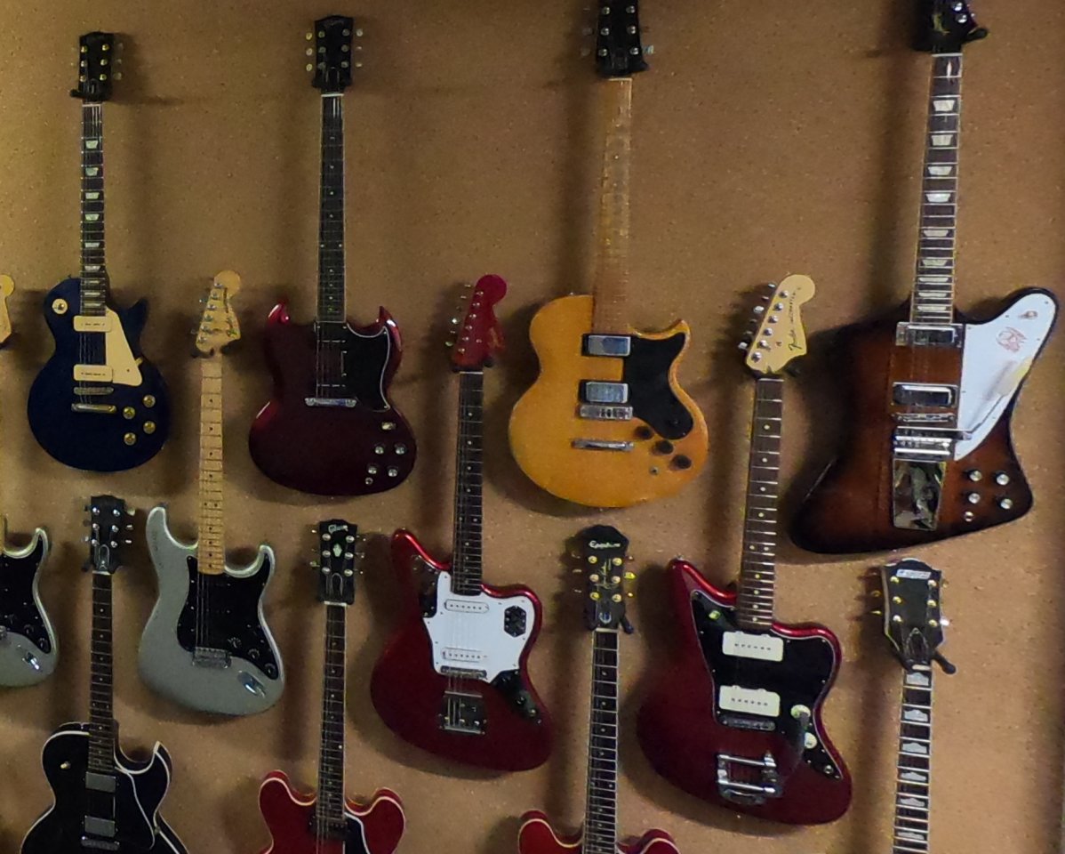 99 Gitarren 102_ji.jpg