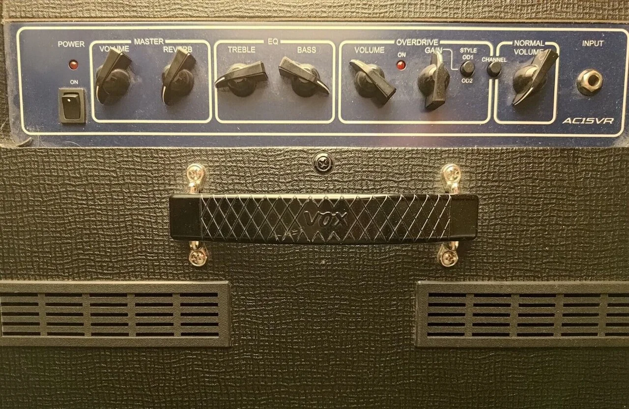 AC15 VR s-l1600 2.webp