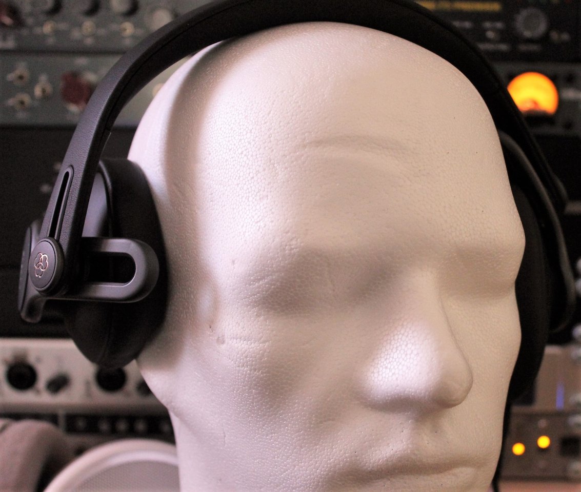 AKG K371 flip.jpg