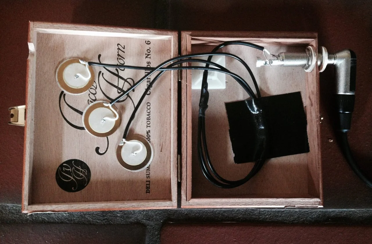 Akustik-Stompbox Nr 1 - innen.webp