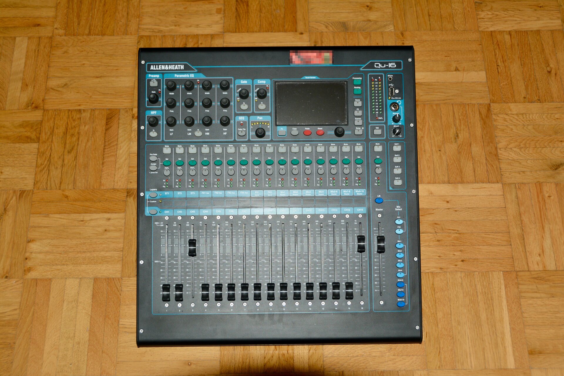 Allen & Heath Qu-16 Digital Mischpult mit Case TOP-Zustand 1.JPG
