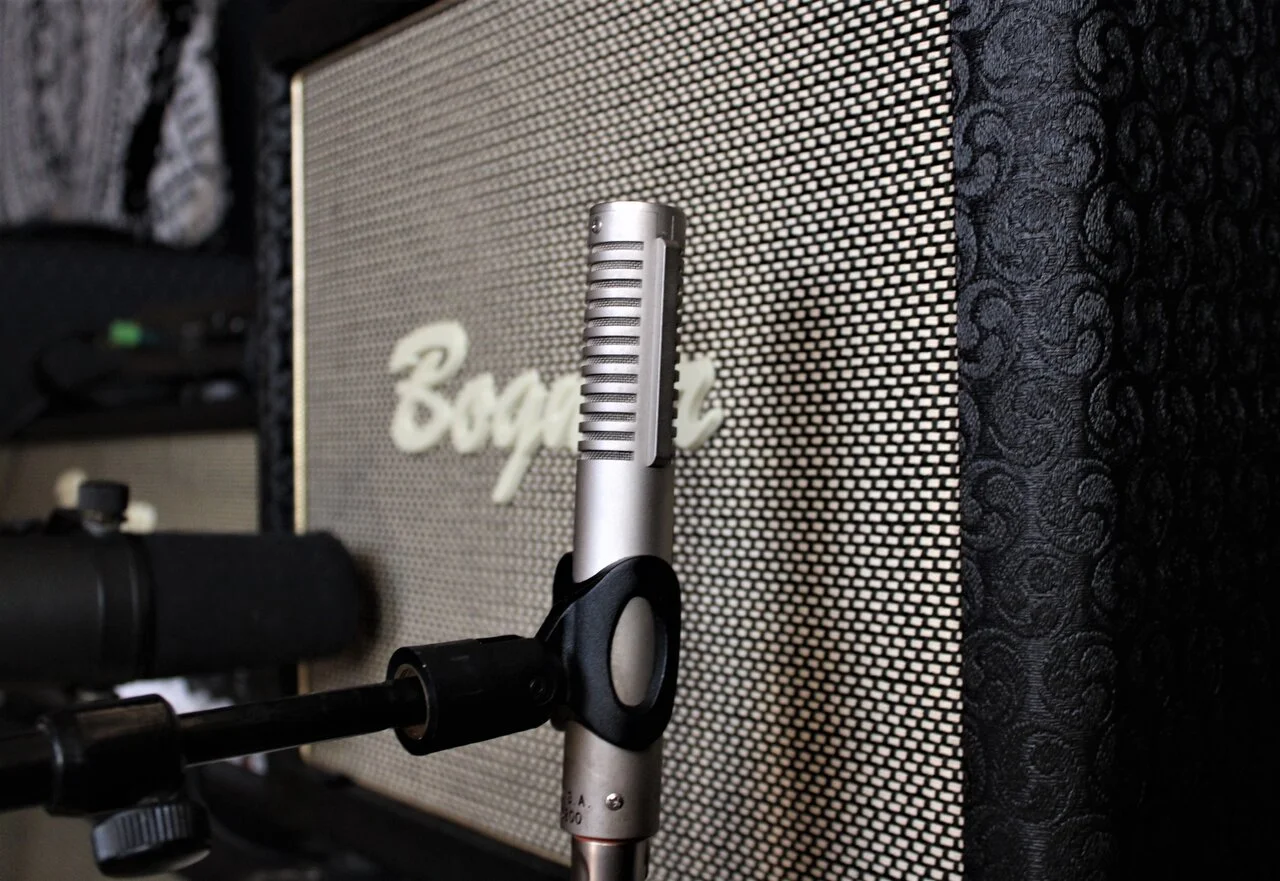 amp_mic2.webp