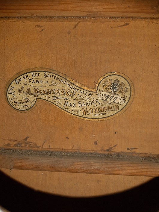 Armgitarre 1909.jpg