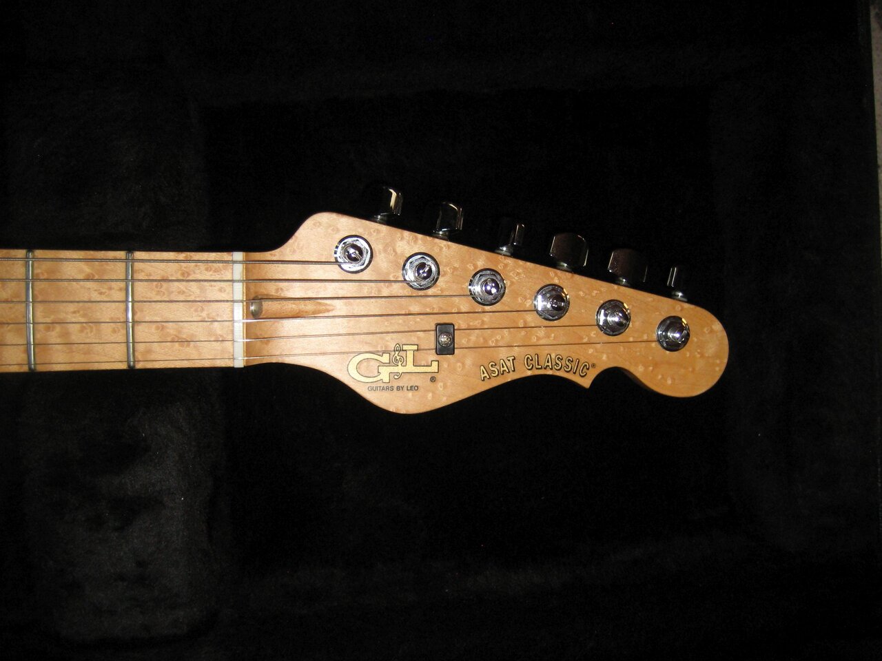 ASAT Classic Sig2 Kopfplatte vorne_edit.jpg