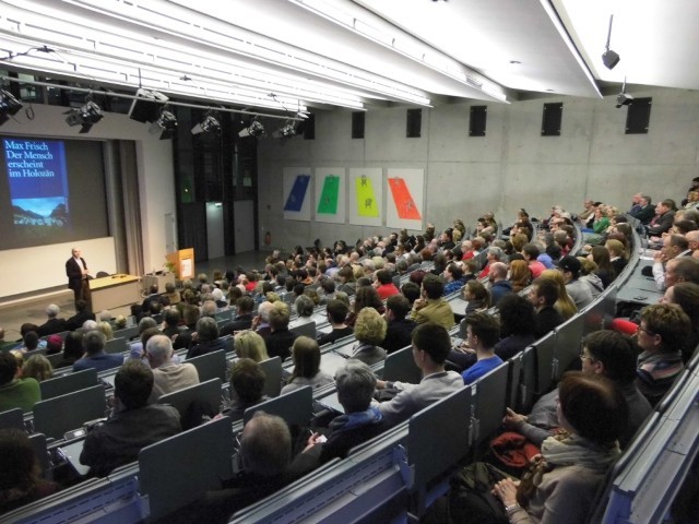 Audience1.jpg