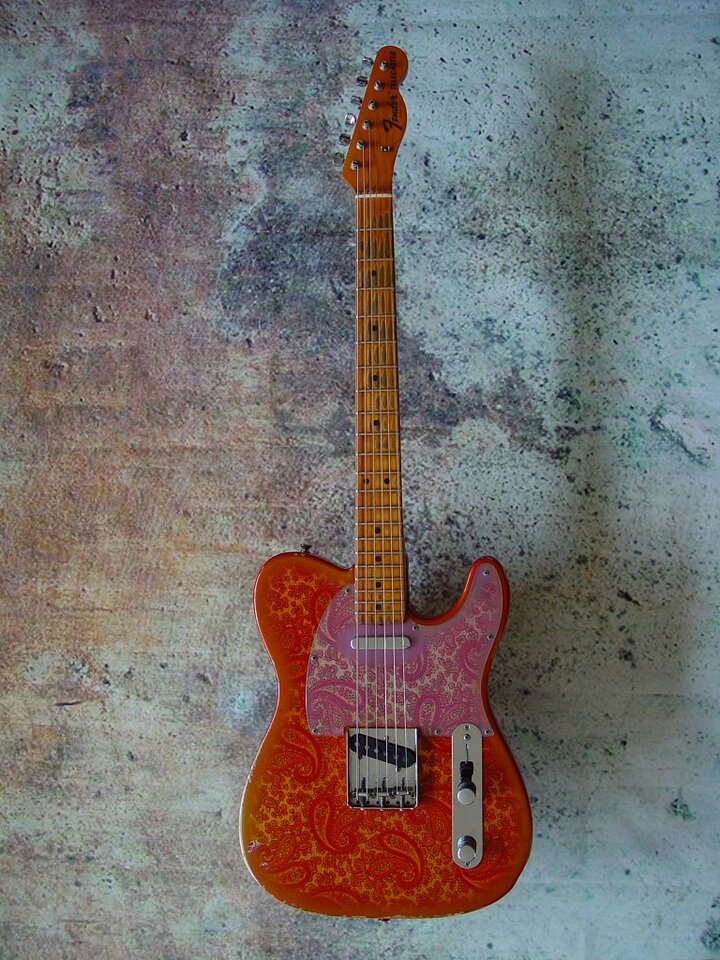 AUFMACHER-1-VGS-Vol.49-1968-Fender-Paisley-Telecaster.jpg