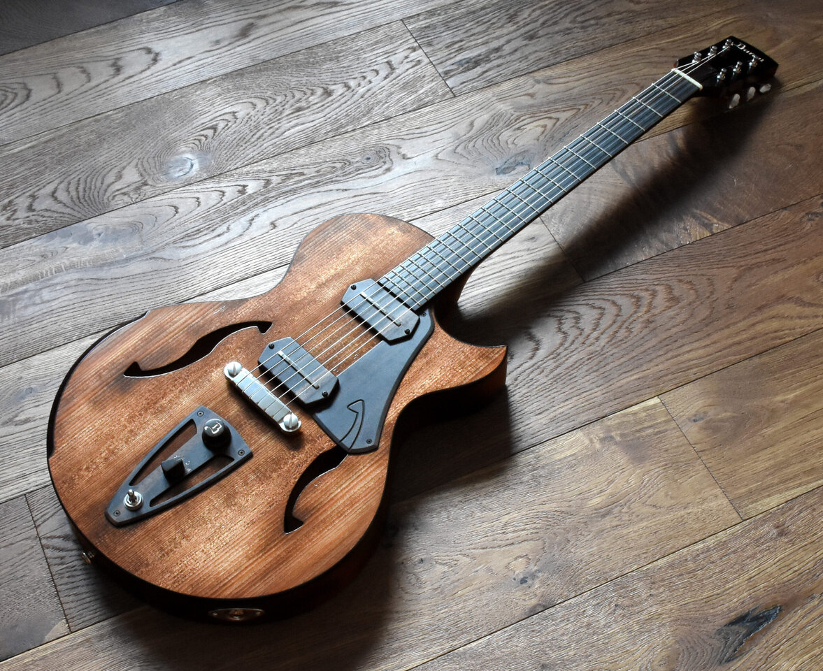 baron elektrogitarren modell 1 (2).jpg