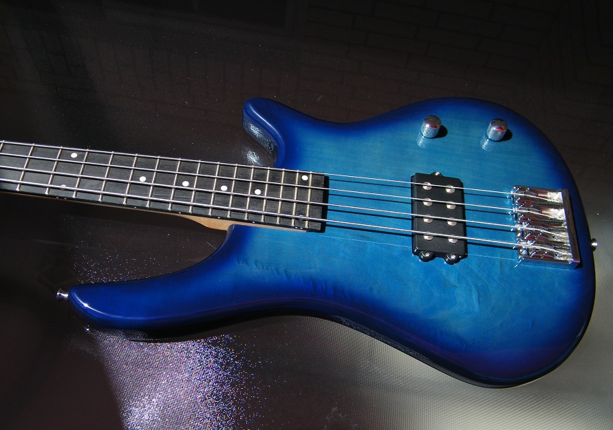Bass Dimavery 08 KLEIN.jpg