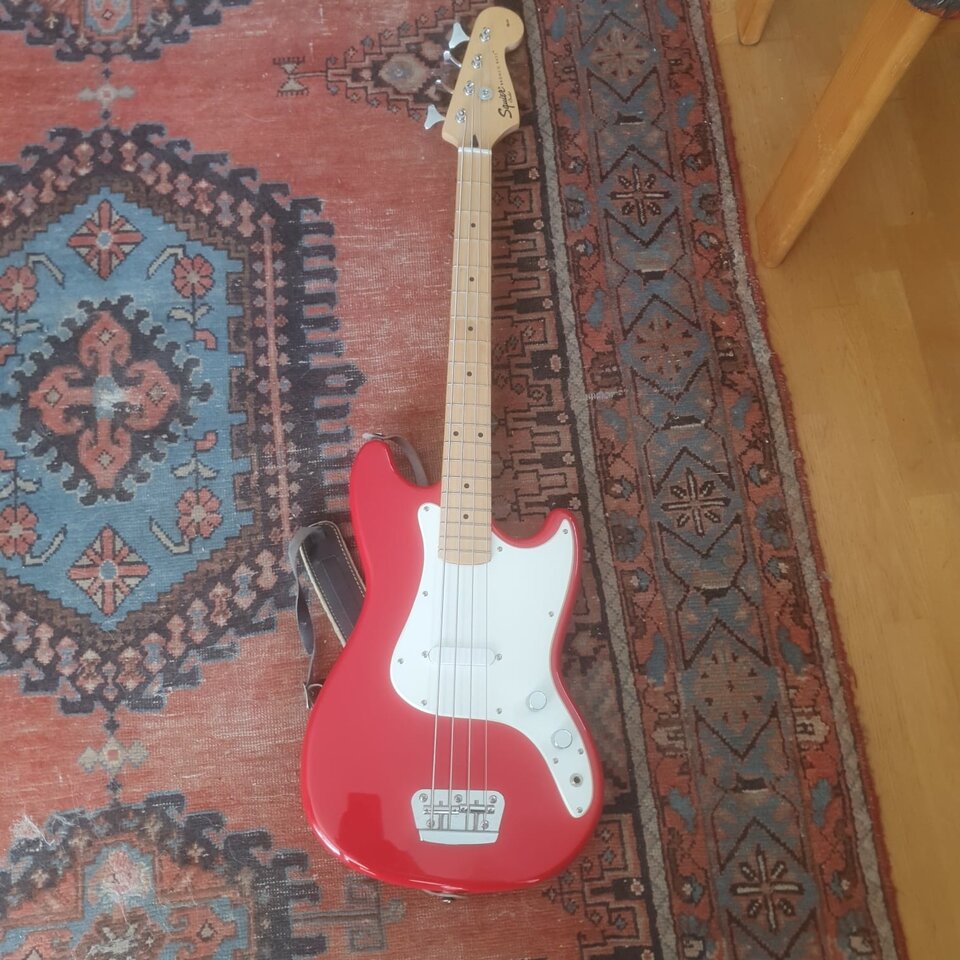 BassFenderBronco Squier 84.jpg
