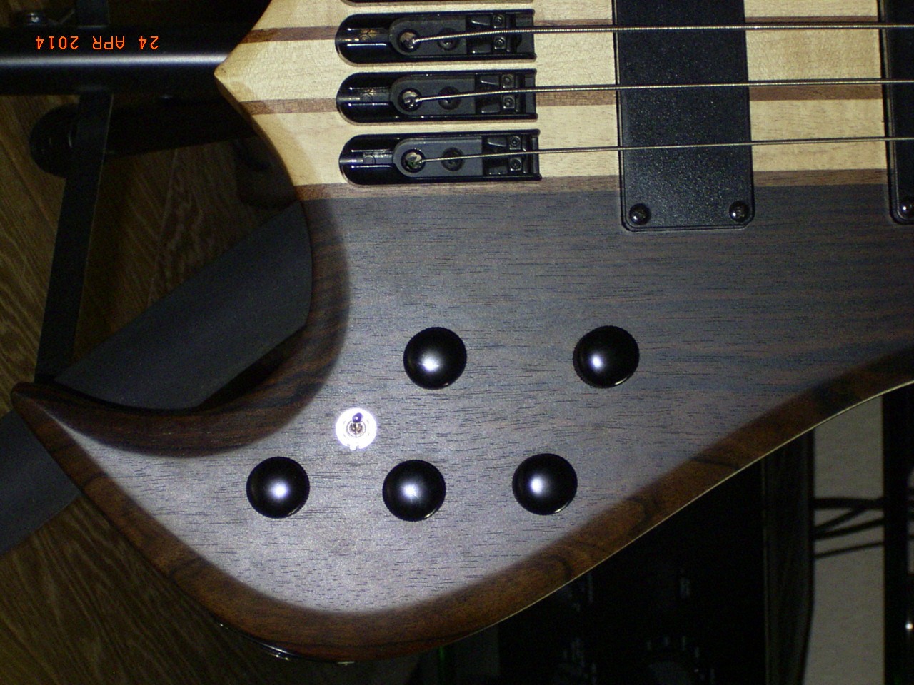 BC Rich Zombie Exotic Classic 10.jpg