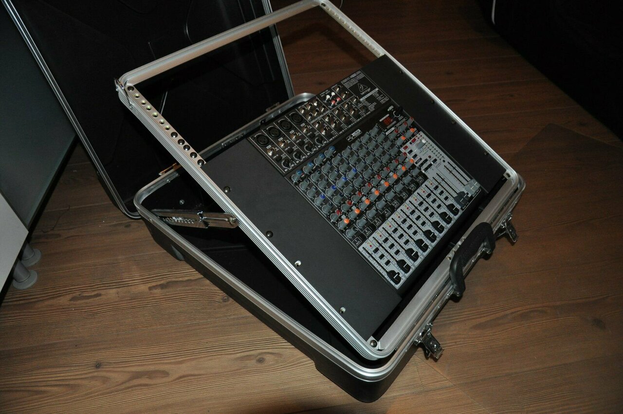 Behringer 3.JPG