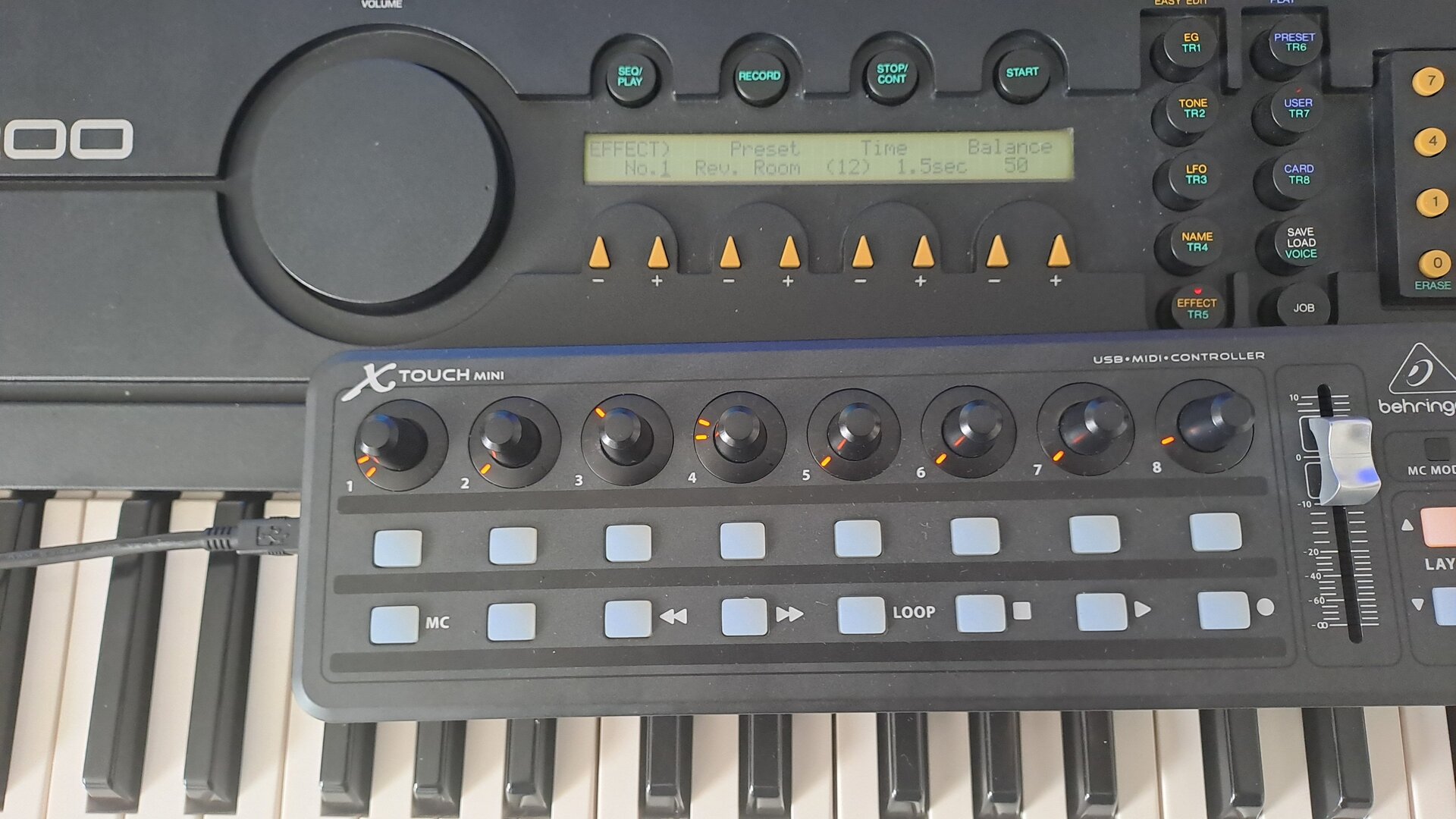 behringer_ys200.jpg