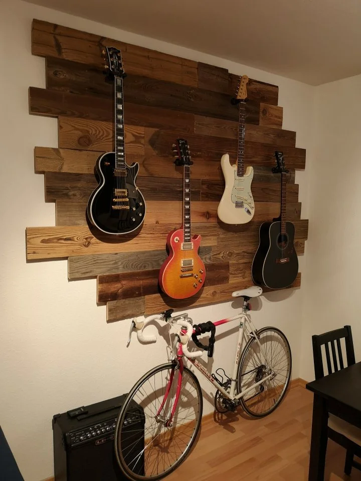 Gitarrenwand_Altholz_5