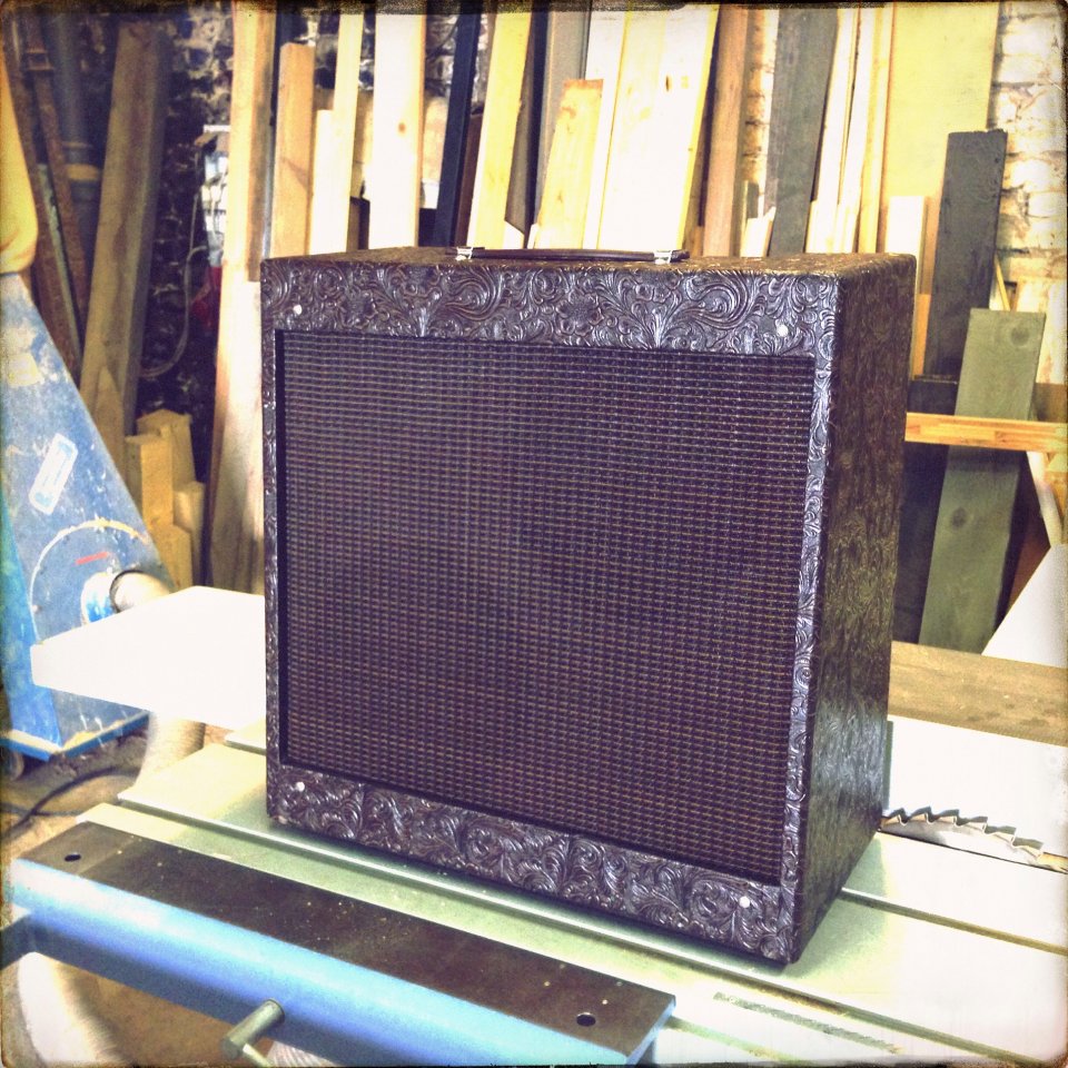 Bljr extcab 2x10" wt vl 01.JPG